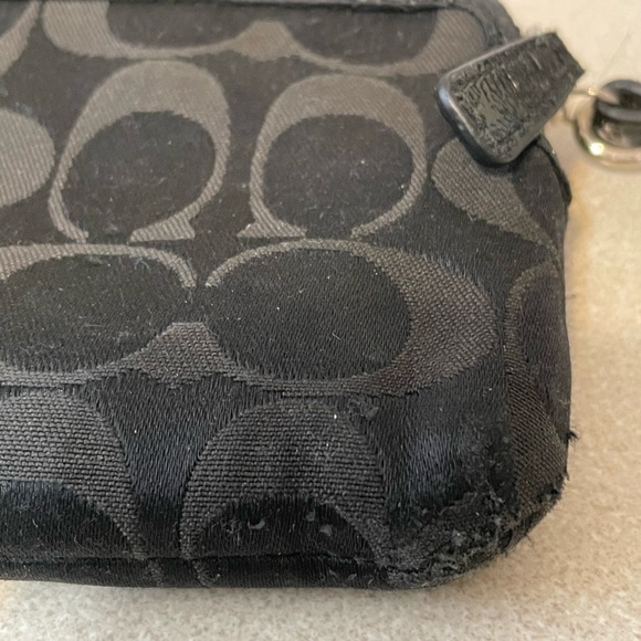 Coach canvas wristlet pre owned - Picture 7 of 8